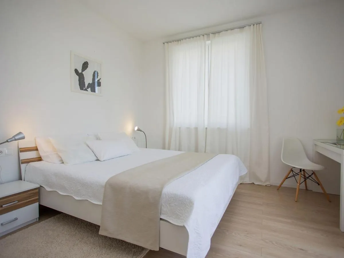 Beautiful Villa 100M From The Sea Kaštela