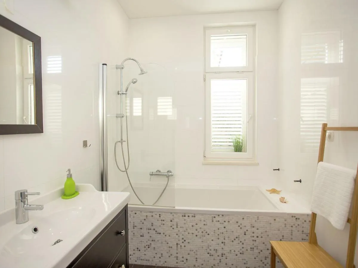 Beautiful Villa 100M From The Sea Kastela Croatia