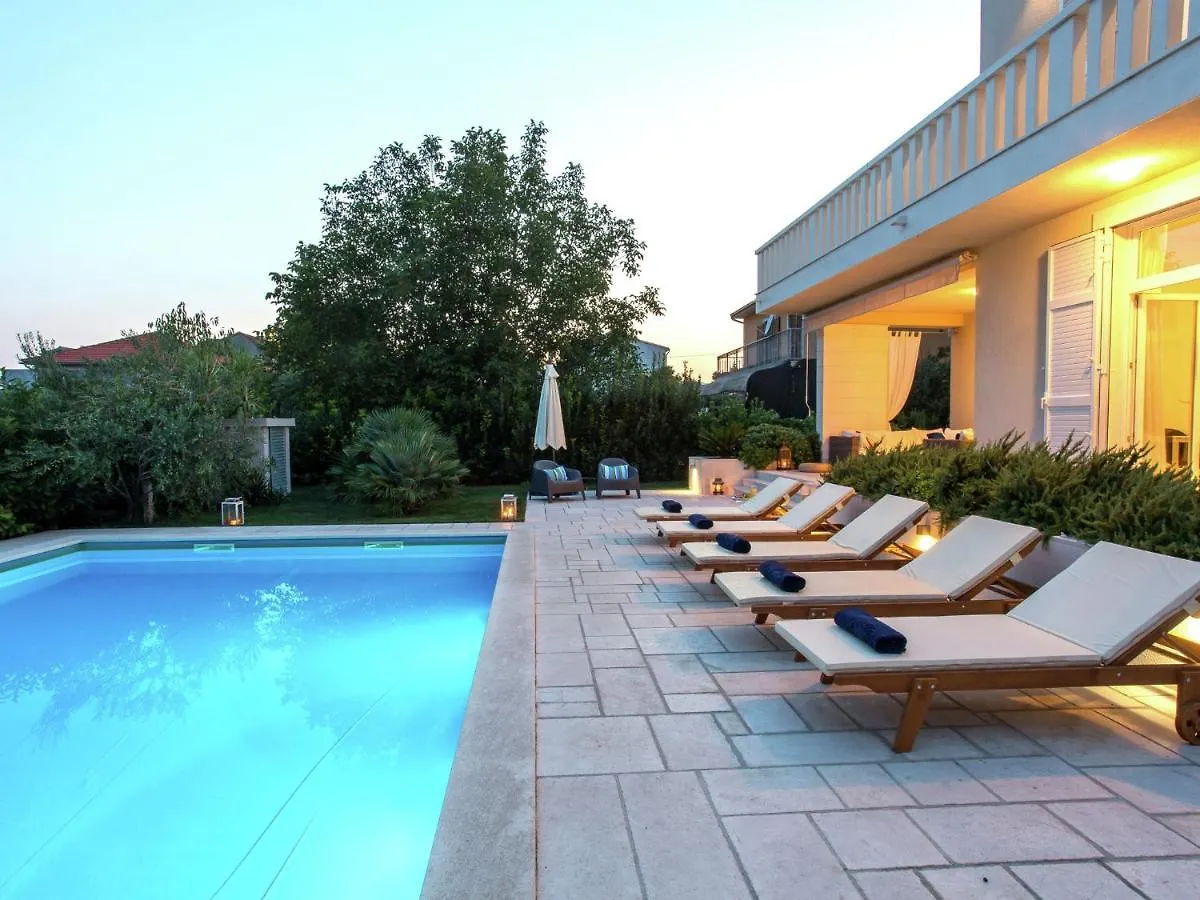 Beautiful Villa 100M From The Sea Kastela Croatia
