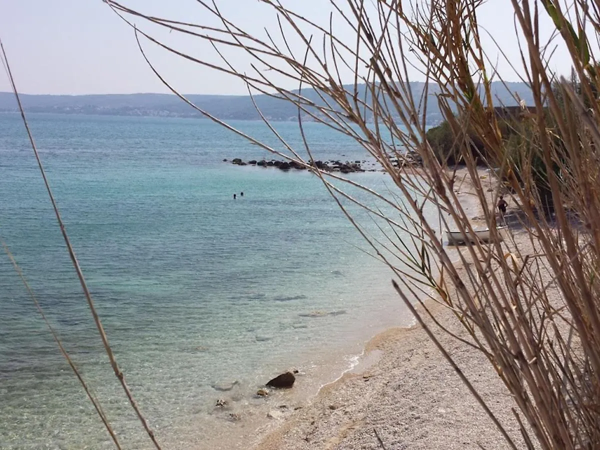 Beautiful Villa 100M From The Sea Kastela